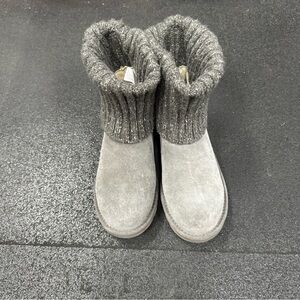 UGG Gray Suade & Knit Cuff Boots size 8